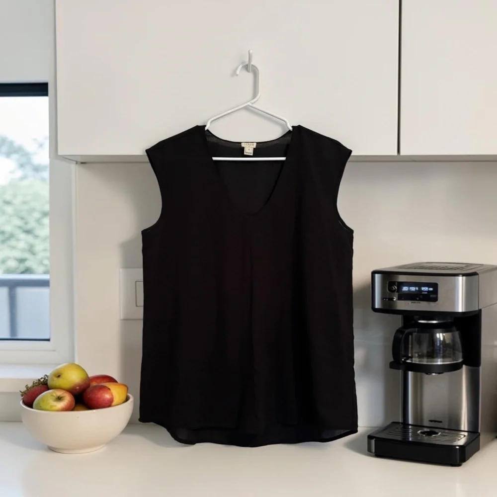 Women’s J.Crew Black Sleeveless V-Neck Top | Classic Minimalist Everyday Blouse - Picture 3 of 4